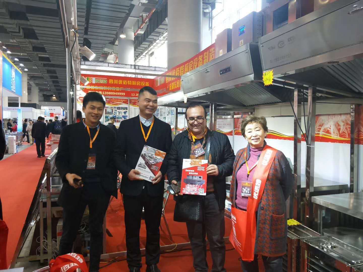 優(yōu)佰特25屆廣州酒店廚房設(shè)備中展廚房油煙凈化一體機照片2